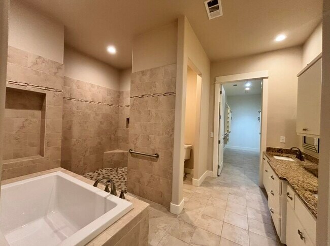 Building Photo - 112 Tuscan Dr