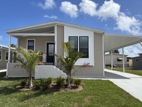Building Photo - 7423 43rd Dr N