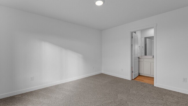 Building Photo - 4550 Horton Wy