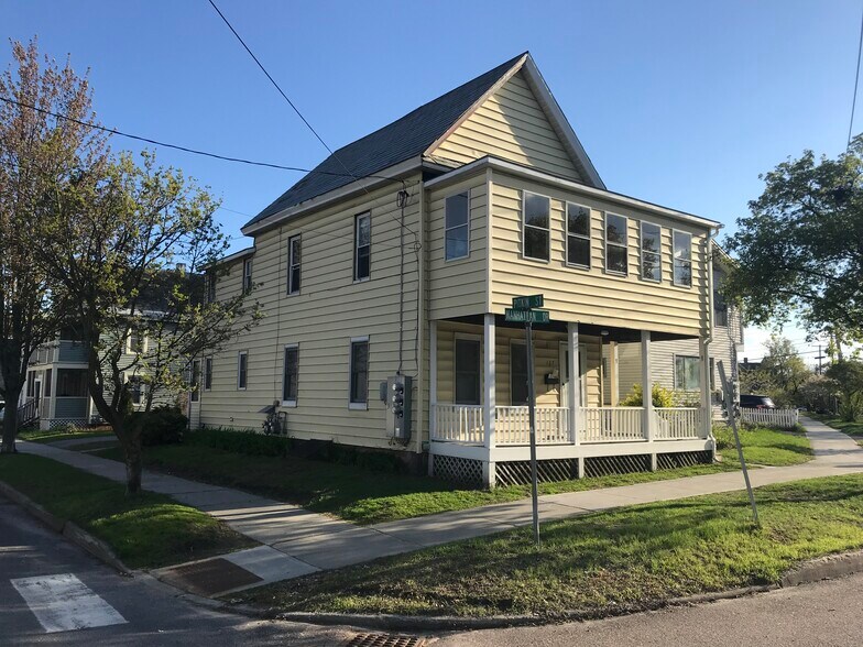 Building Photo - 125 Manhattan Dr