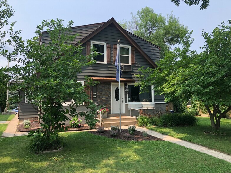 Front of House - 3541 S Chase Ave