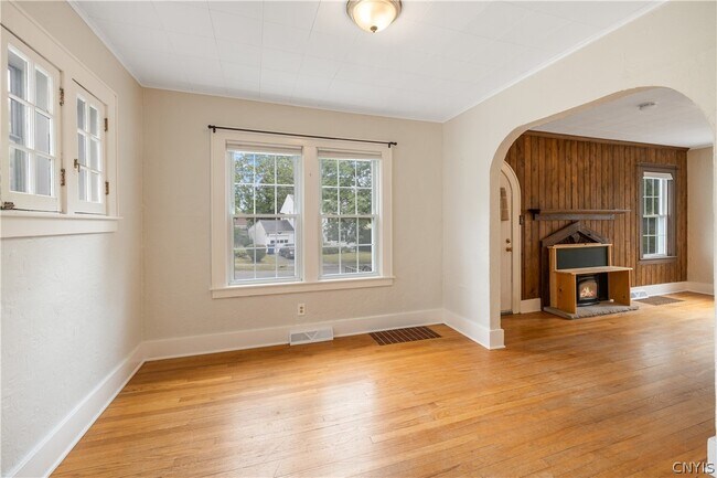 Building Photo - 448 Buckingham Ave