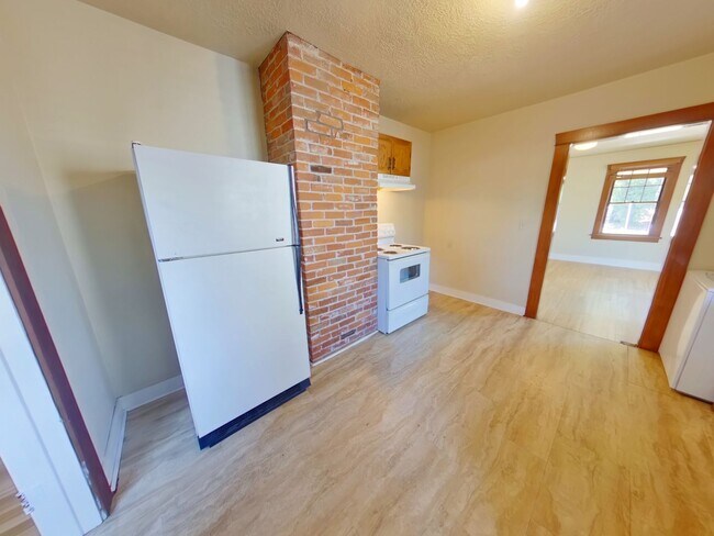 Building Photo - 243 NW 10th St