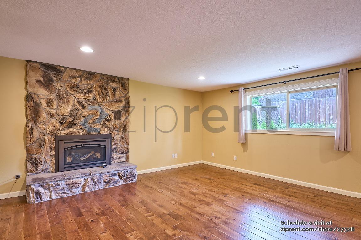 Building Photo - 2109 SE Talton Ave