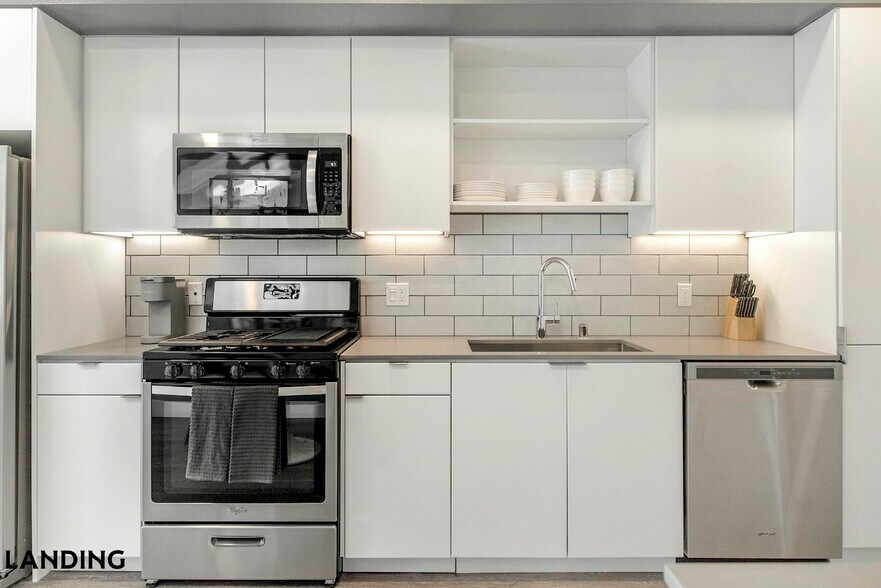 Building Photo - 949 Cleveland St