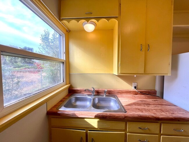 Building Photo - c1522