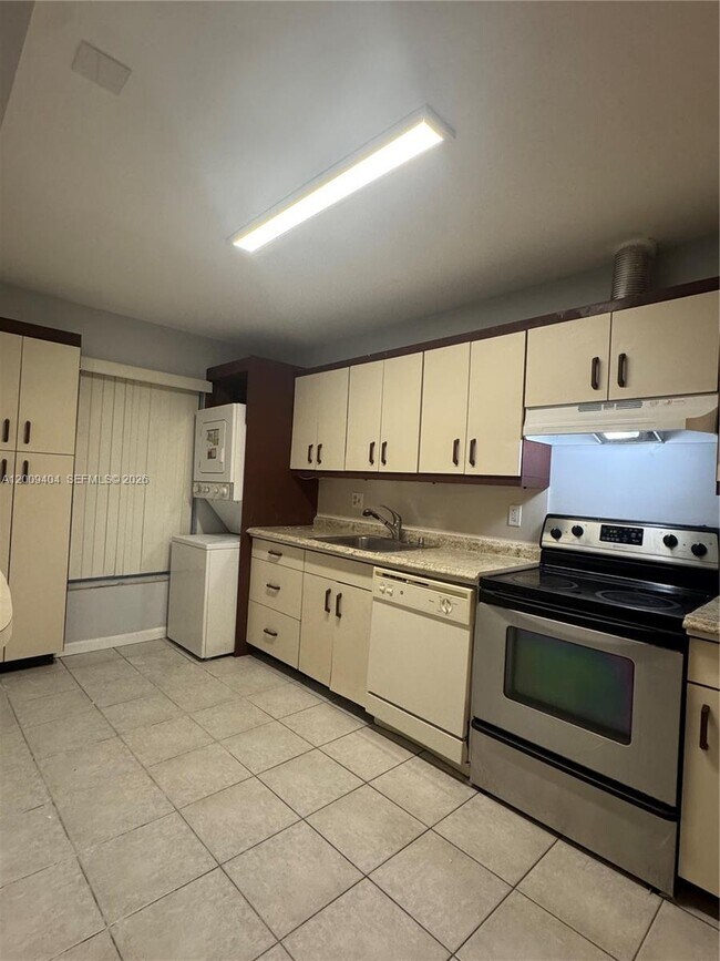 Building Photo - 1140 NW 85th Ave