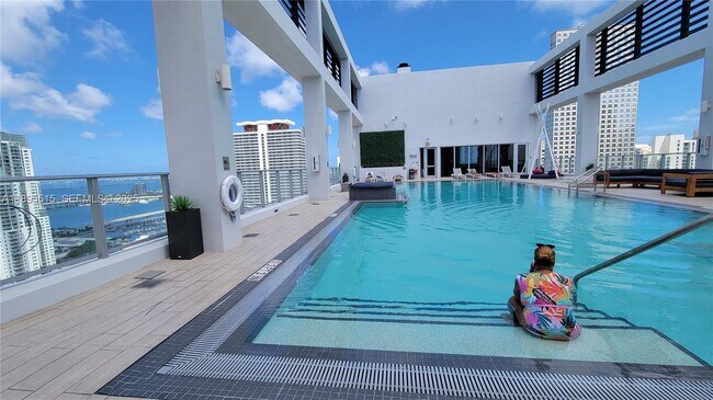 Building Photo - 151 SE 1st St