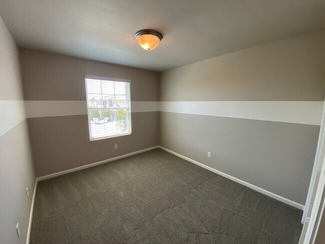 Building Photo - 3461 Alcove Way