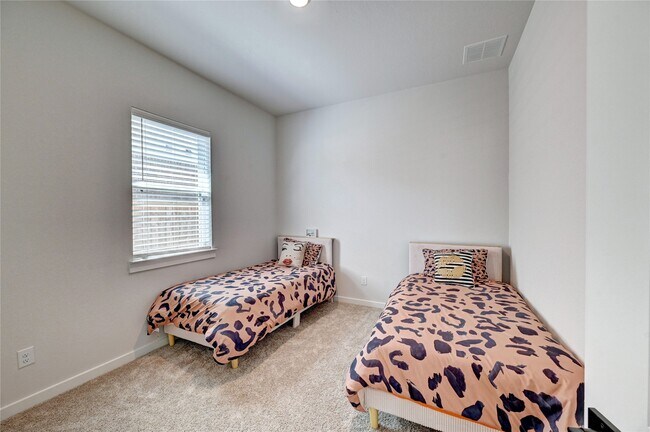Building Photo - 10631 Hidden Rock Dr