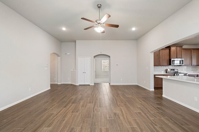 Building Photo - 6010 Kolle Dr