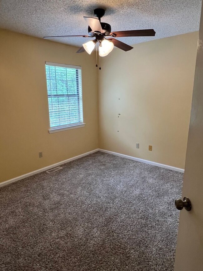 Building Photo - 138 Timber Ridge Dr