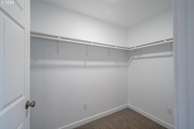 Building Photo - 2166