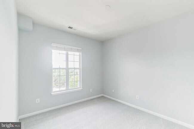 Building Photo - 21210 McFadden Square