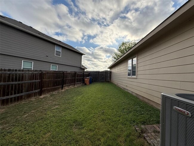 Building Photo - 11524 Ashbrook Dr