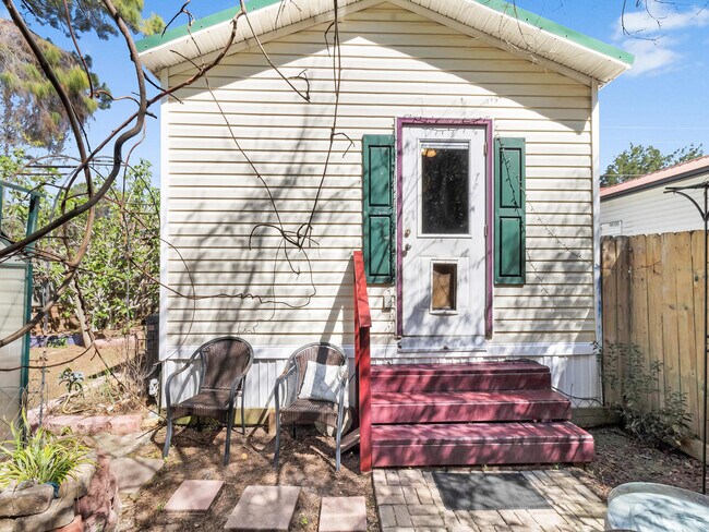 Building Photo - 1449 Suncrest St