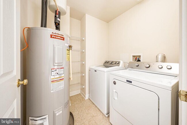 Building Photo - 3687 Spring Hollow Ln