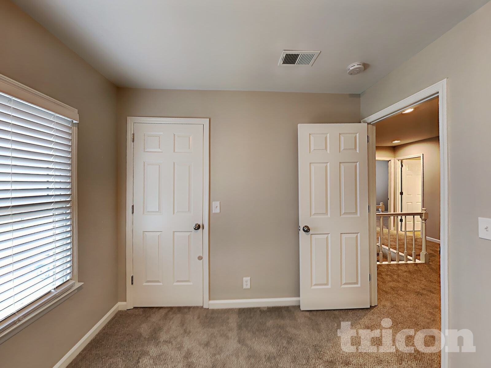 Building Photo - 2113 Putnam Ln