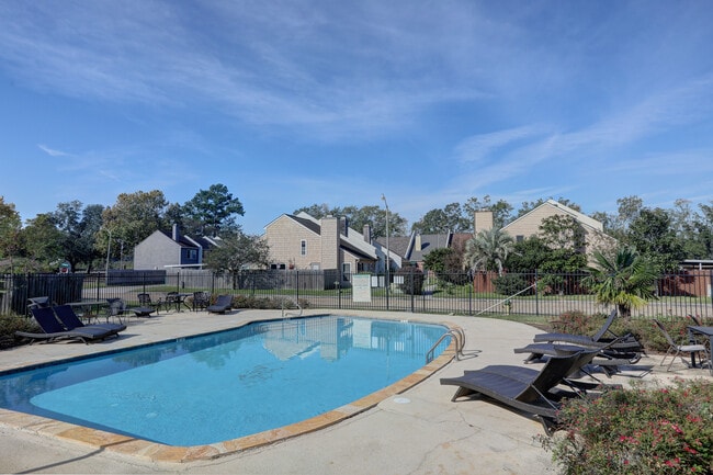 Building Photo - 205 Long Plantation Blvd