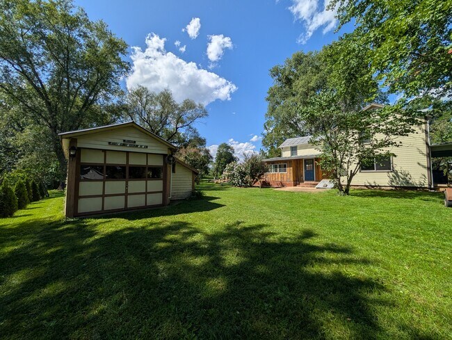Building Photo - 6836 Maple Brook Ln
