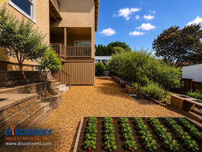 Building Photo - Sophisticated and Spacious Piedmont Craftsman Home