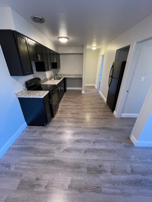 Building Photo - 517 S Milwaukee Ave