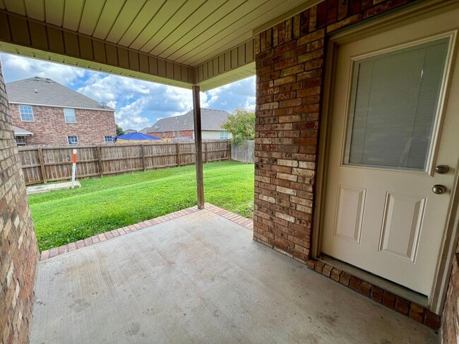 Building Photo - 511 Ridge Point Dr