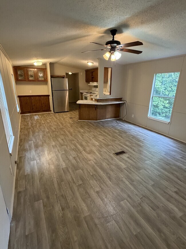 Building Photo - 51 Platinum Dr