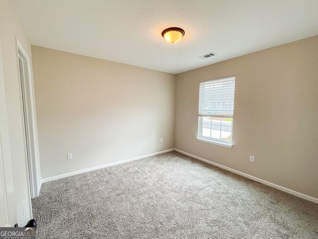 Building Photo - 546 Deerchase Ct