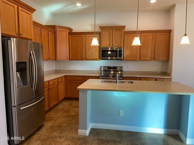 Building Photo - 20827 W Eastview Way