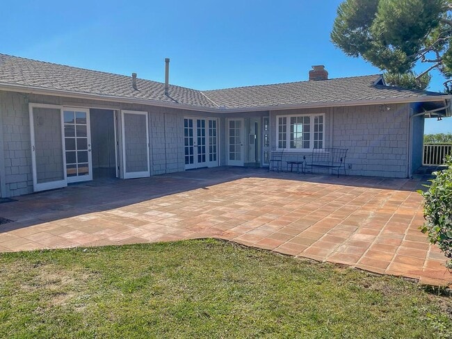 Building Photo - 2719 Via Arboleda