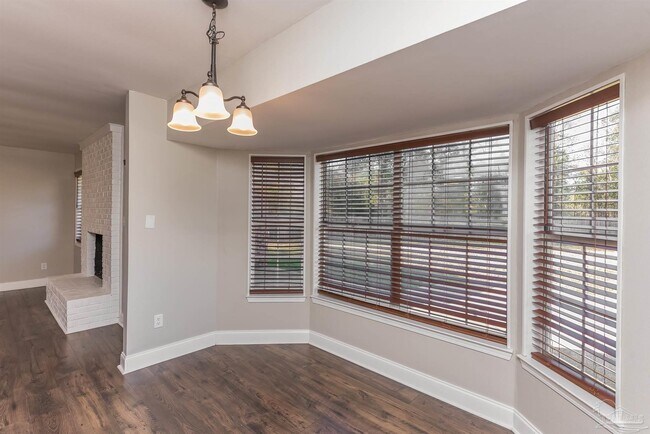 Building Photo - 8238 Li Fair Dr