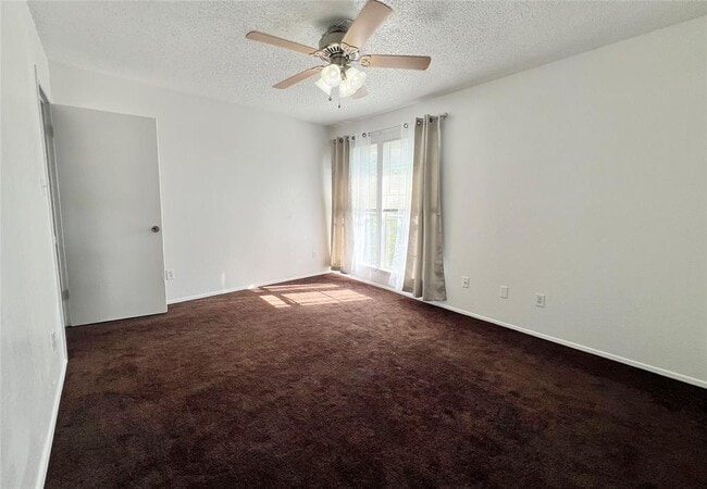 Building Photo - 3601 N Hills Dr