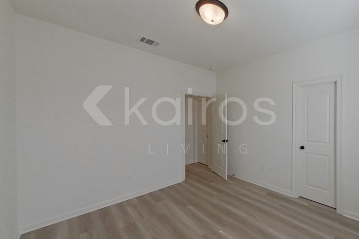 Building Photo - 121 Salvat Dr