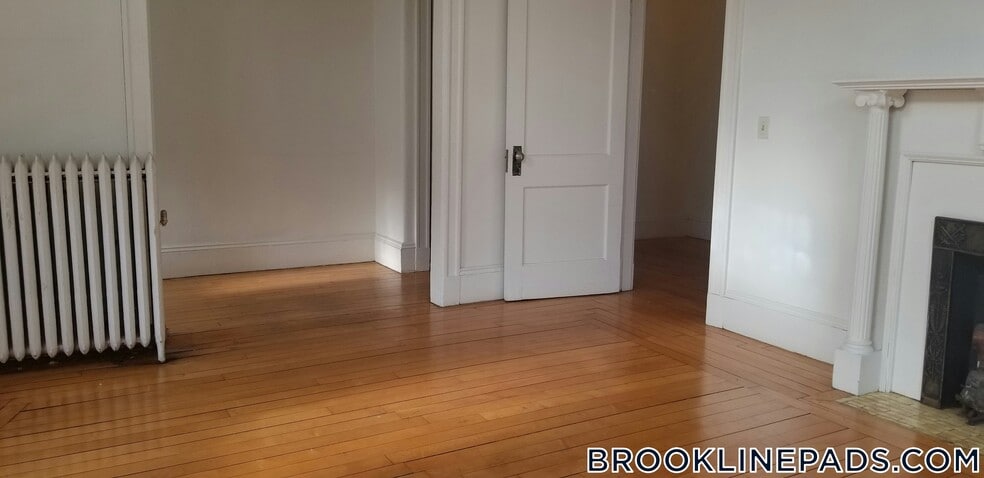 Building Photo - 1822 Beacon St