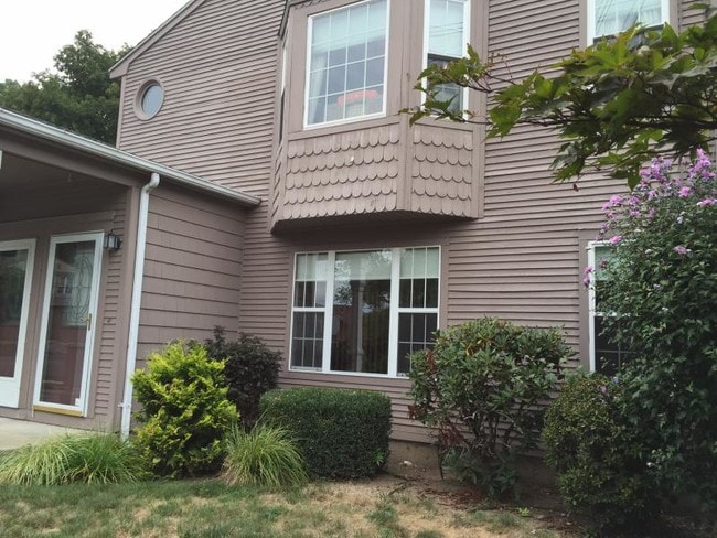 Primary Photo - Great Louisquisset Condo
