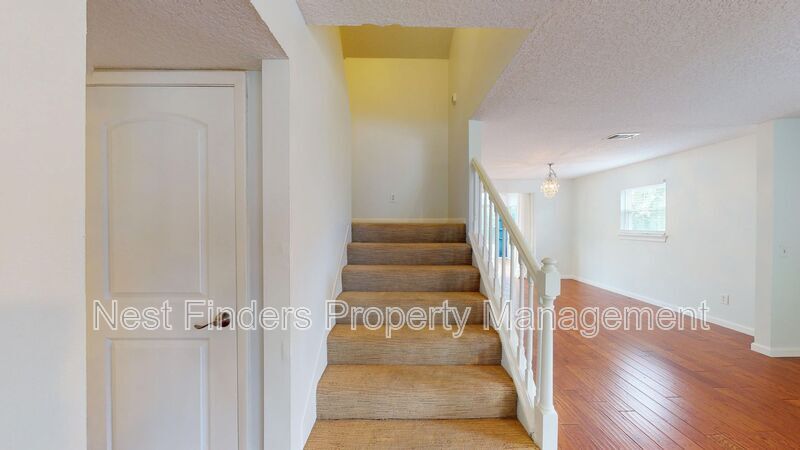 Building Photo - 421 7th Ave S