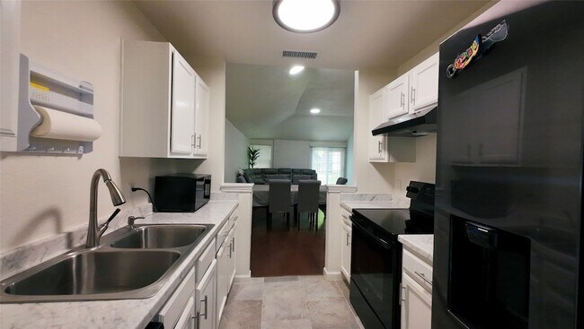 Building Photo - 1404 Woodfern Dr