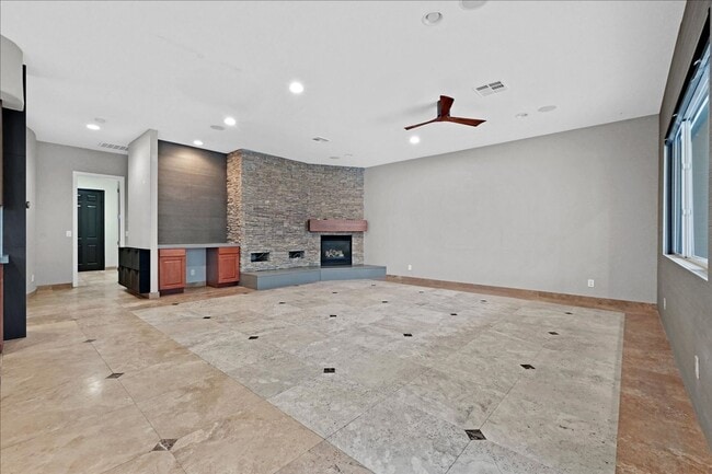 Building Photo - Fully Upgraded 5 Bedroom 4.5 Bathroom in Guard Gated Foothills Community!