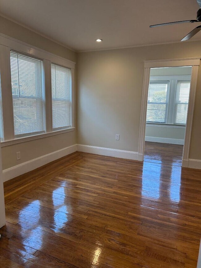 Building Photo - 78 Harriet St