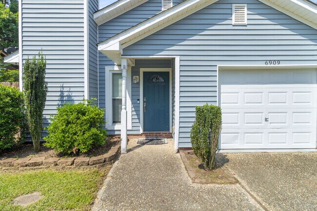 Building Photo - Cozy Timberwood Dr