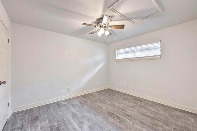 Building Photo - 1529 Wirt Rd