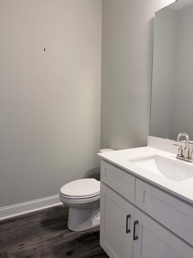 Building Photo - Spacious Townhome in The Springs of North Asheville