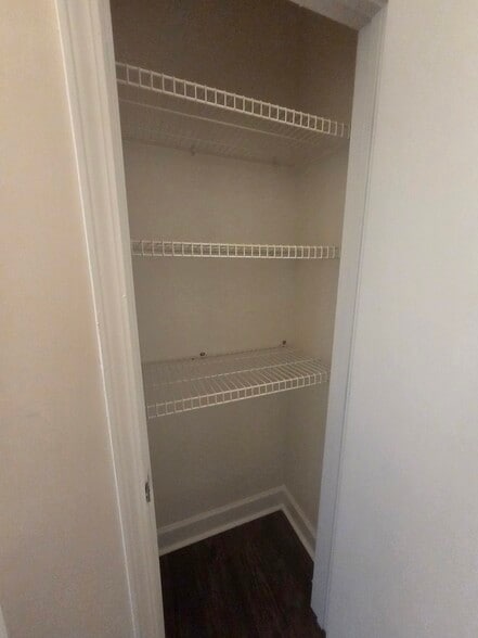 Building Photo - 6043 Green Forest Dr