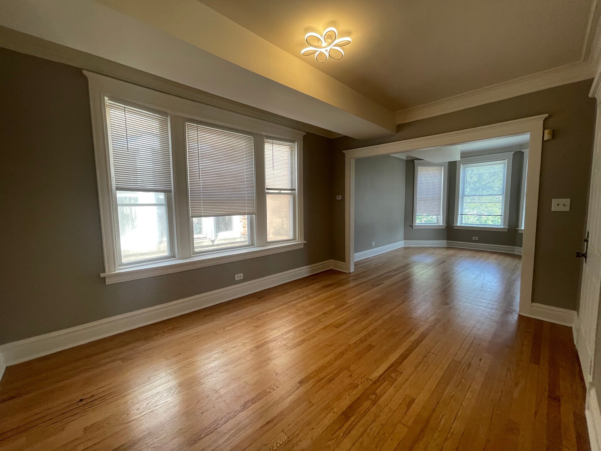Building Photo - 6740 S Saint Lawrence Ave