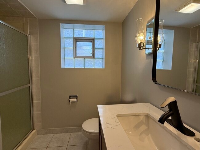 Building Photo - 6944 W 106th Pl