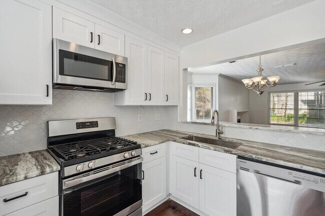 Building Photo - 401 Defoors Landing NW