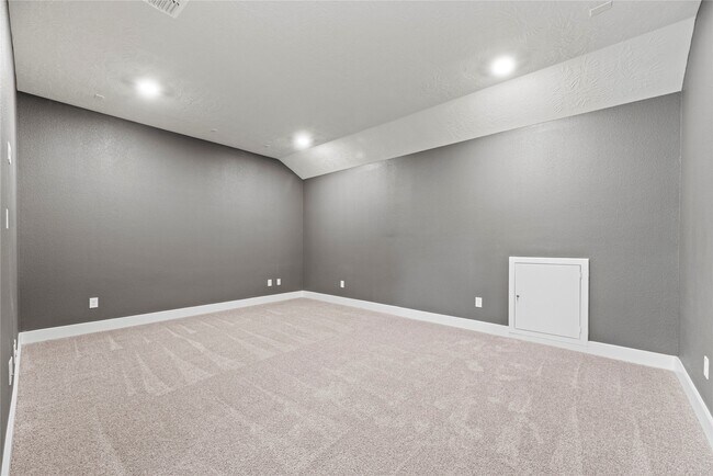 Building Photo - 1707 McCrae Hill Ct