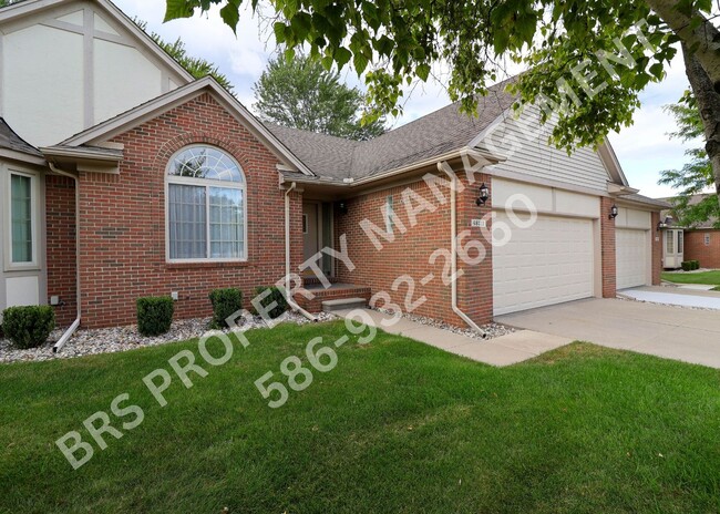Building Photo - New Baltimore 2 bedroom 2 bath condo