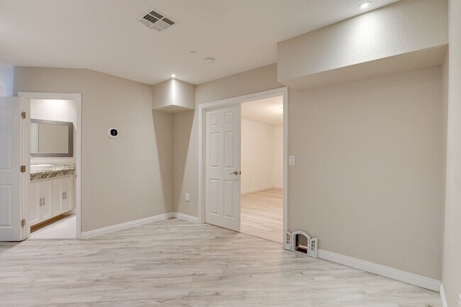 Building Photo - Charming 3-Bedroom Home in Historic John S...